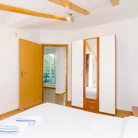 House Lopin *